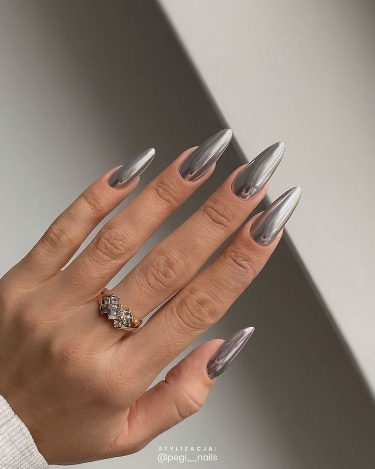 inspiração unha de gel prata elegante