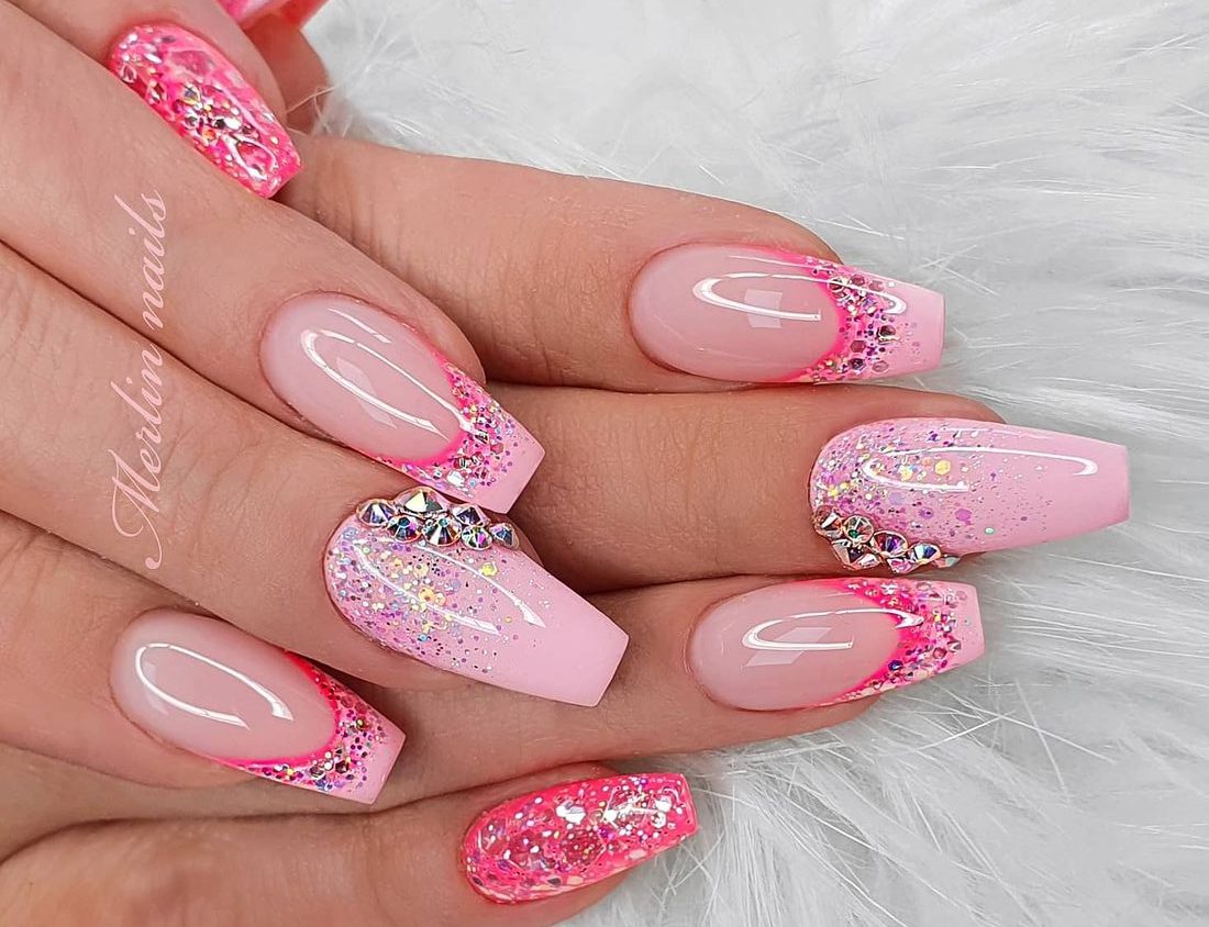unha de gel decorada rosa efeito cromado