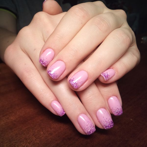 unha de gel rosa neon decorada