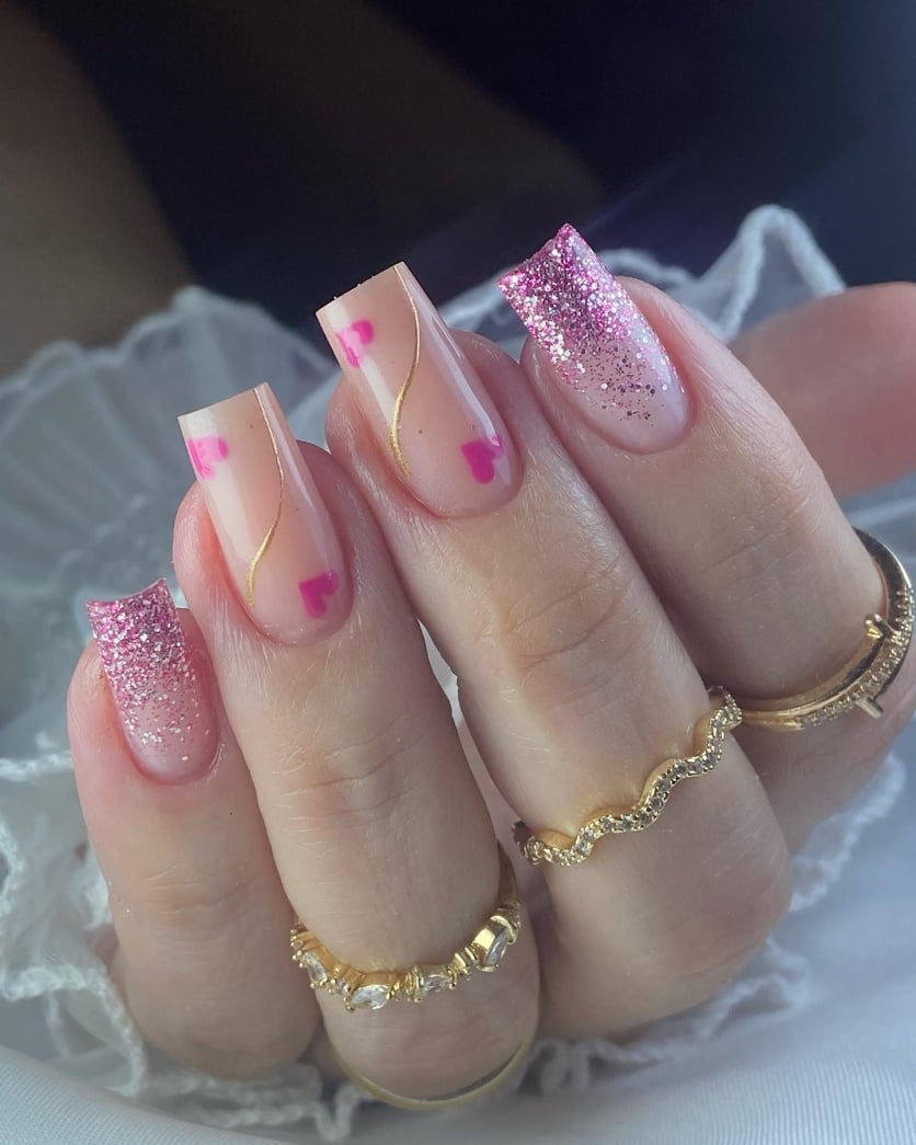 unha de gel decorada rosa e branco