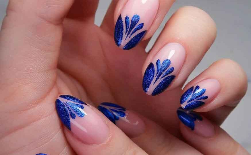 unhas decoradas escuras elegância