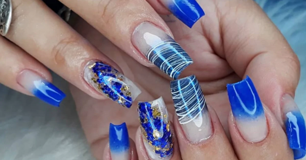 nail art azul noturno