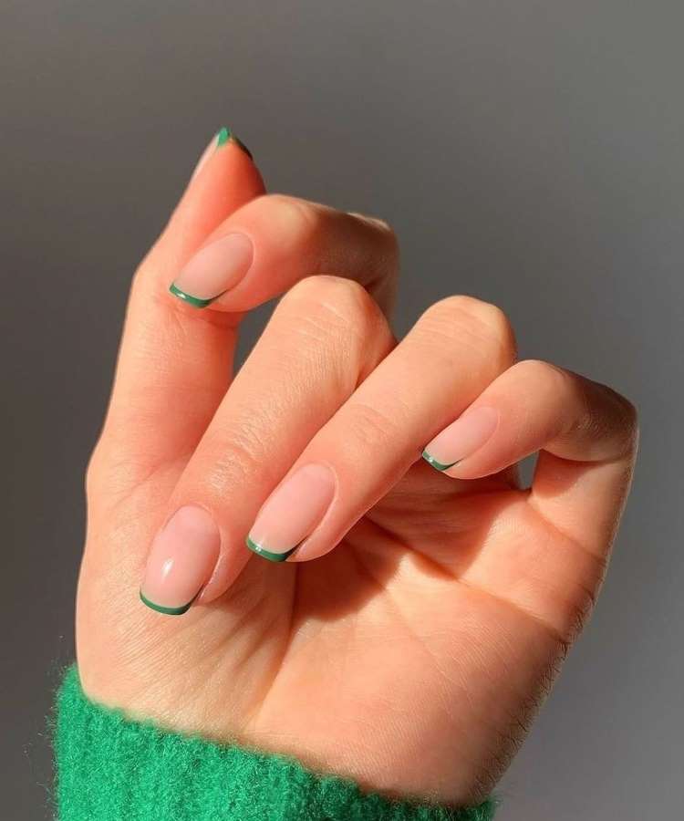unha francesinha verde em gel