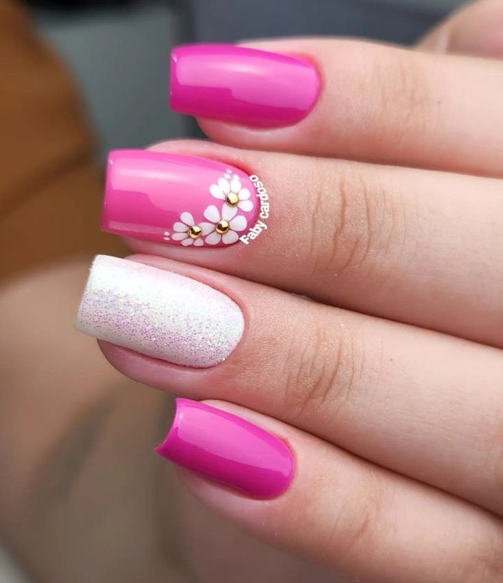 unhas com glitter outubro rosa
