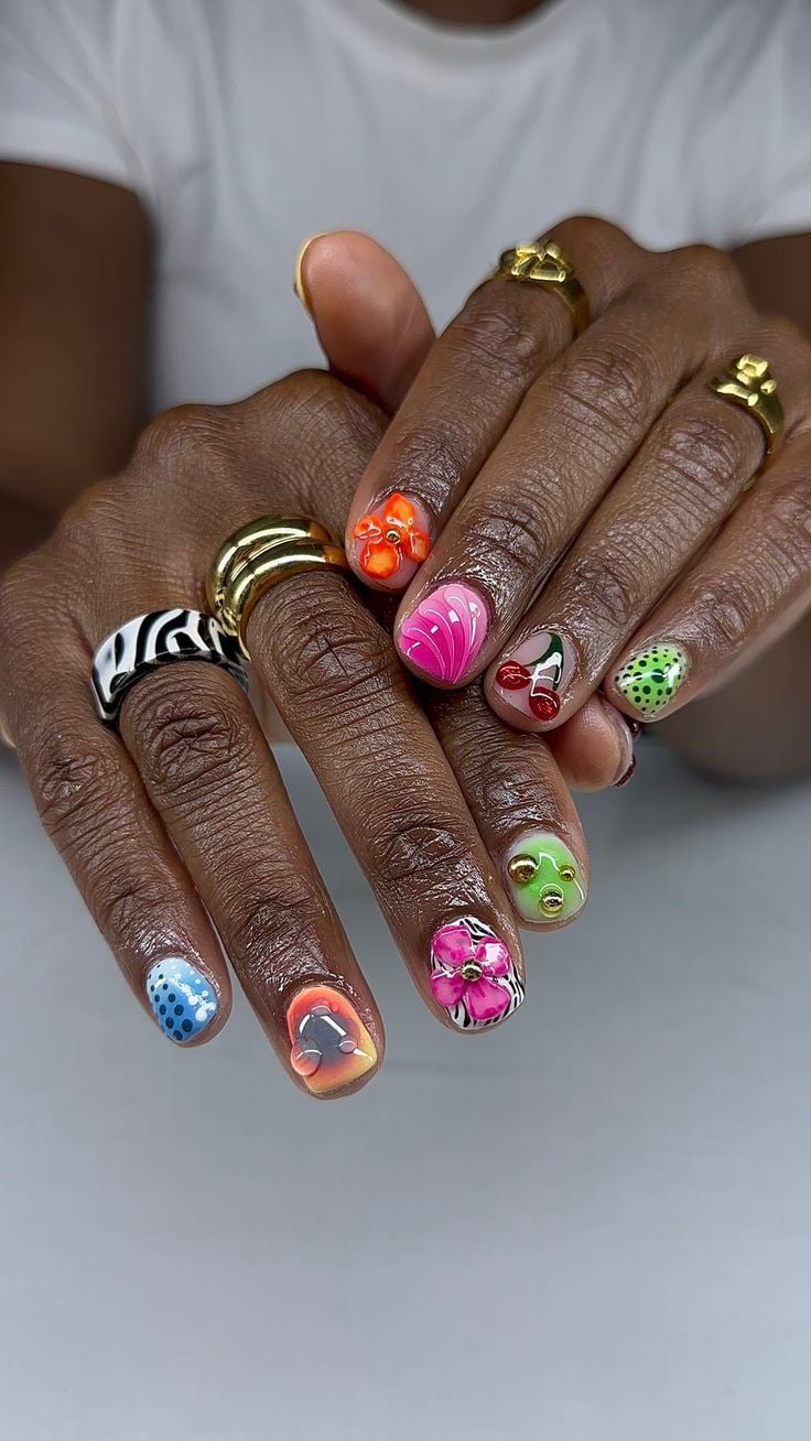 designs de unhas pequenas elegantes