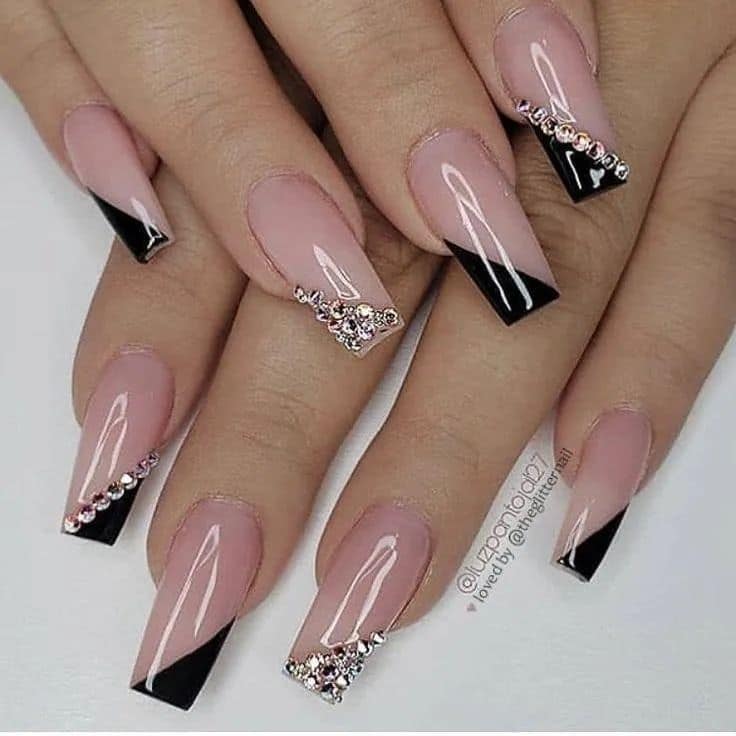 unha preta e rosa filha única