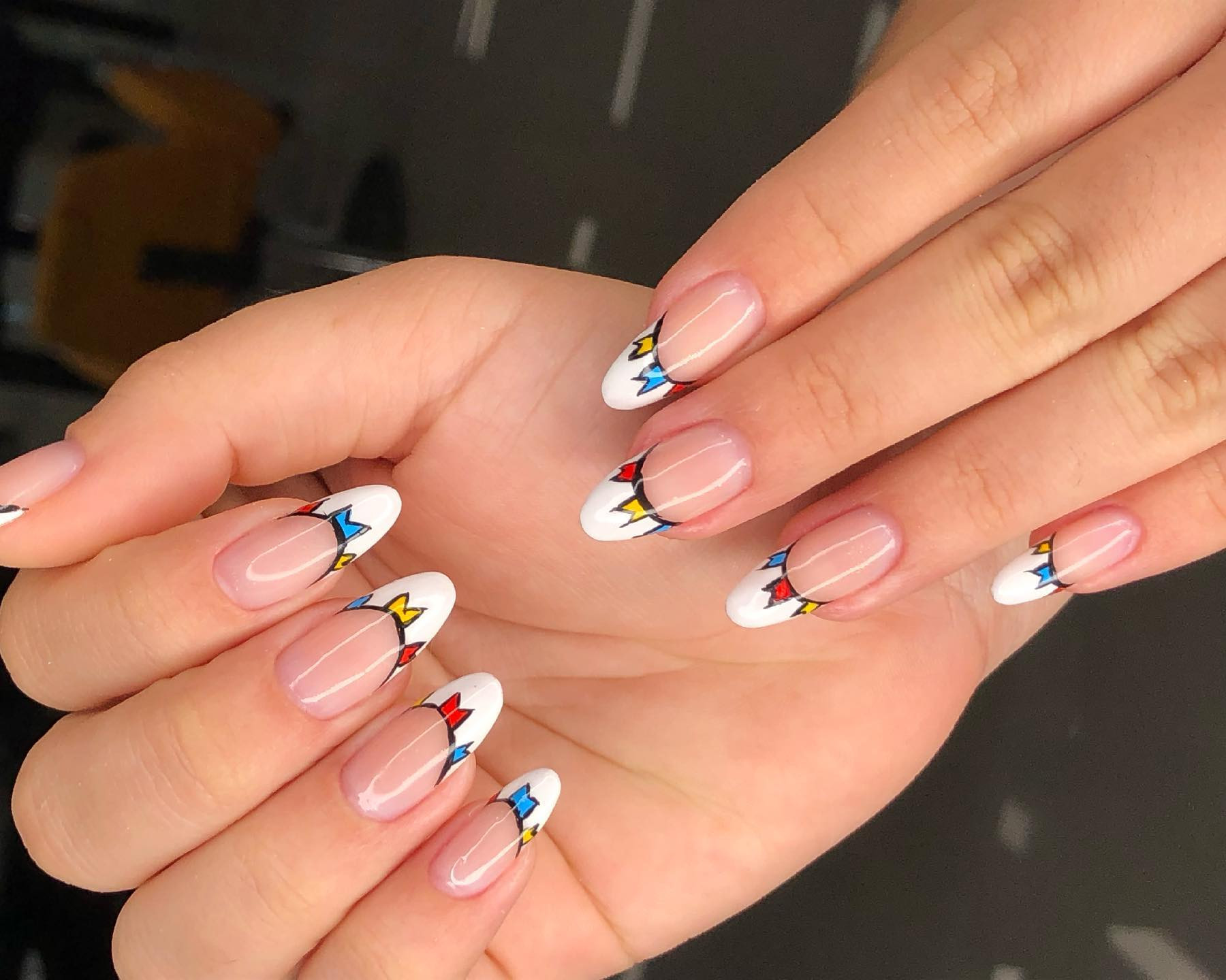 bandeirinhas nas unhas