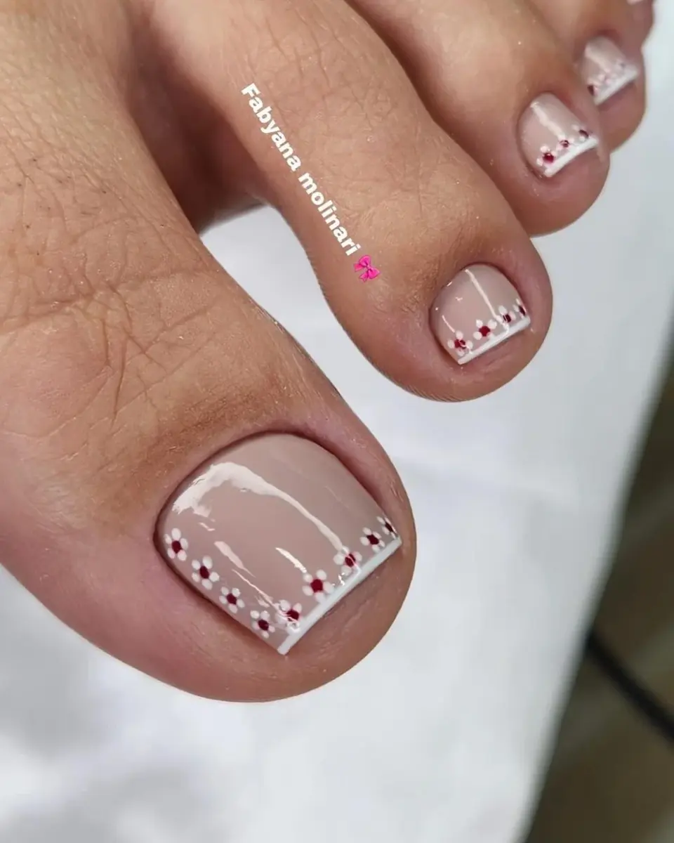 unha do pé com gel e pedraria