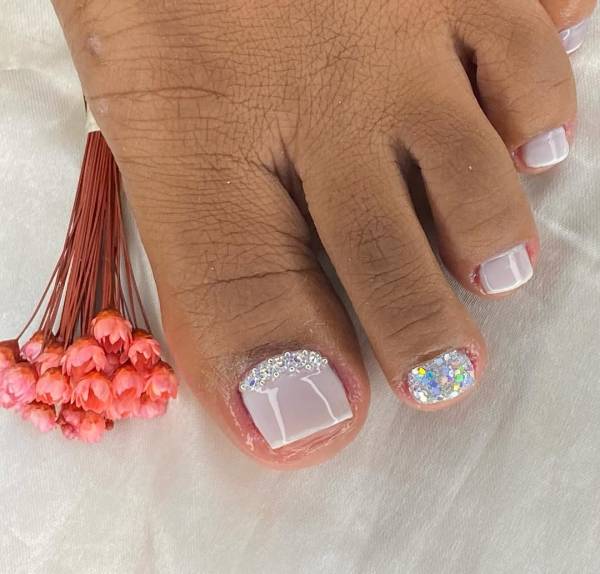 alongamento de unha do pé em gel