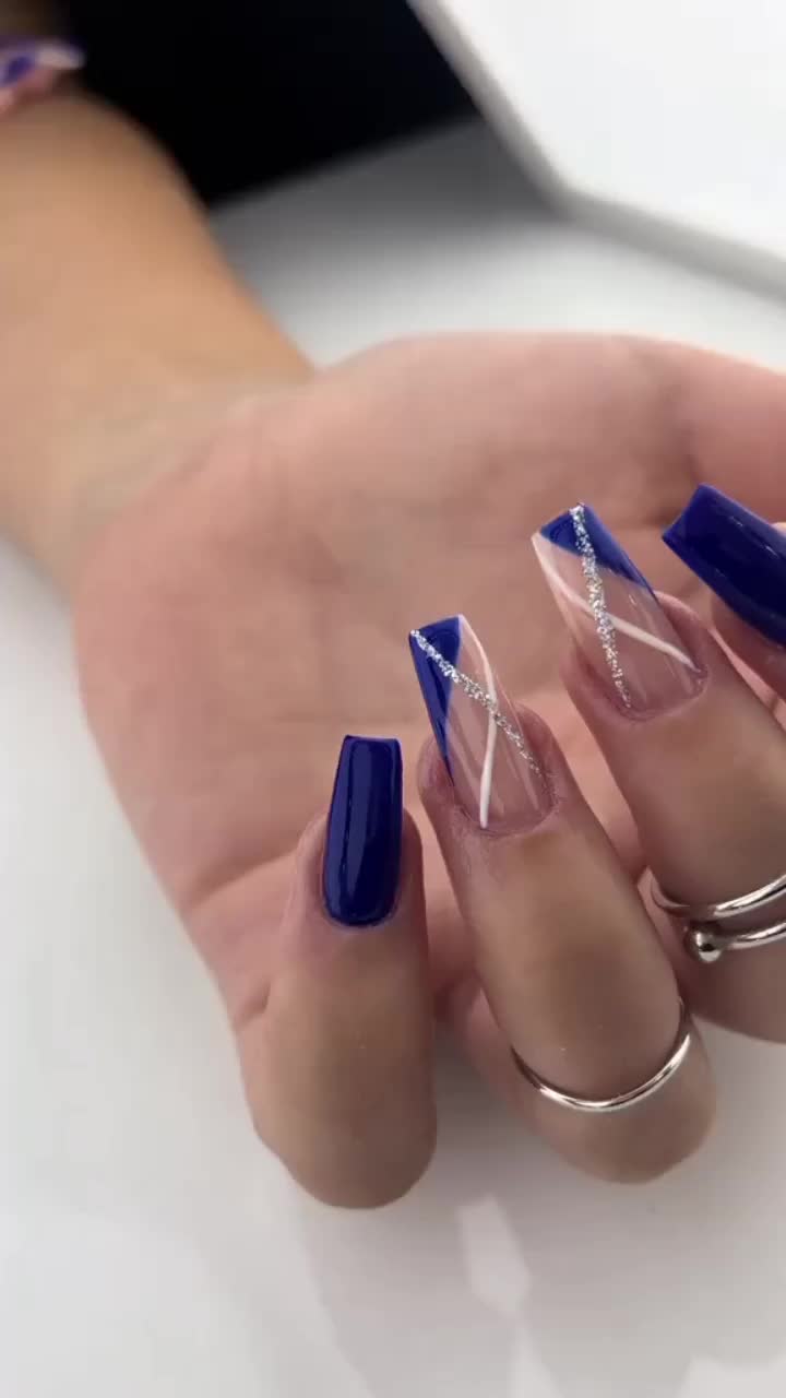 unhas azul marinho decoradas 2026