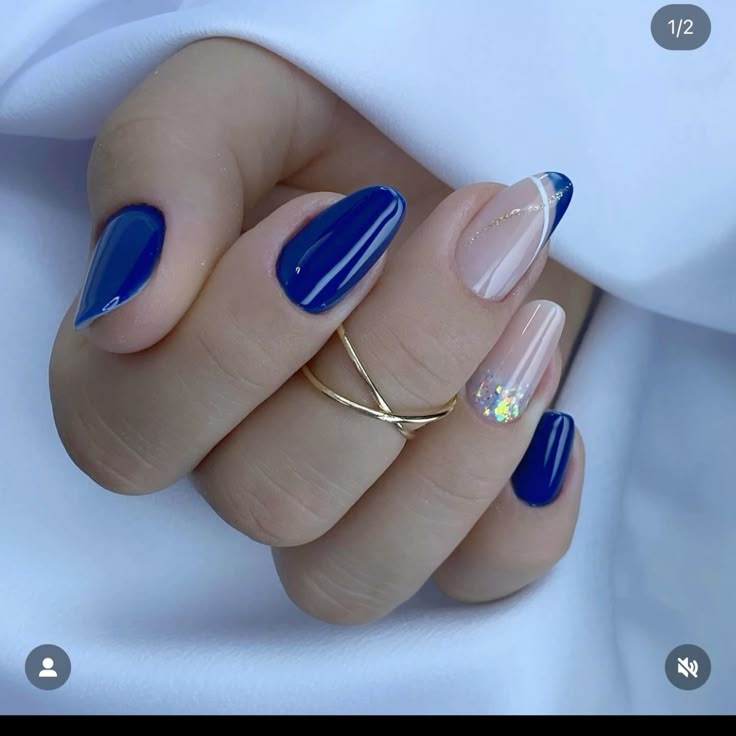 inspiração unha gel azul escuro