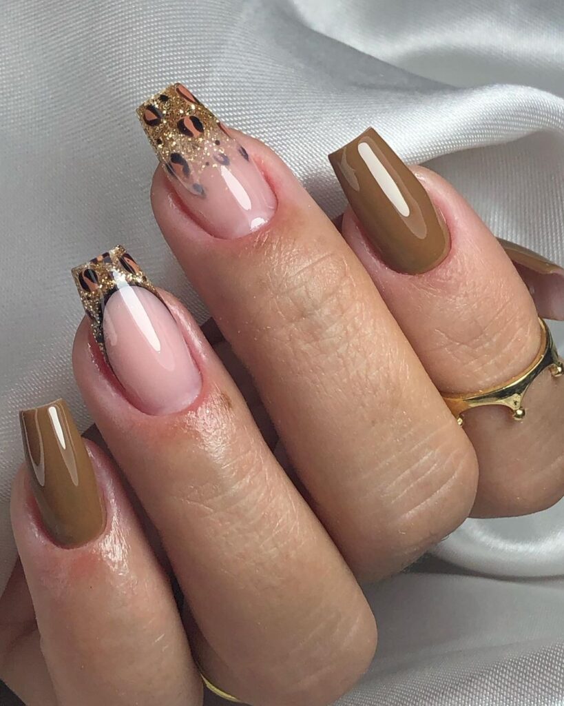 unha em gel caramelo decorada