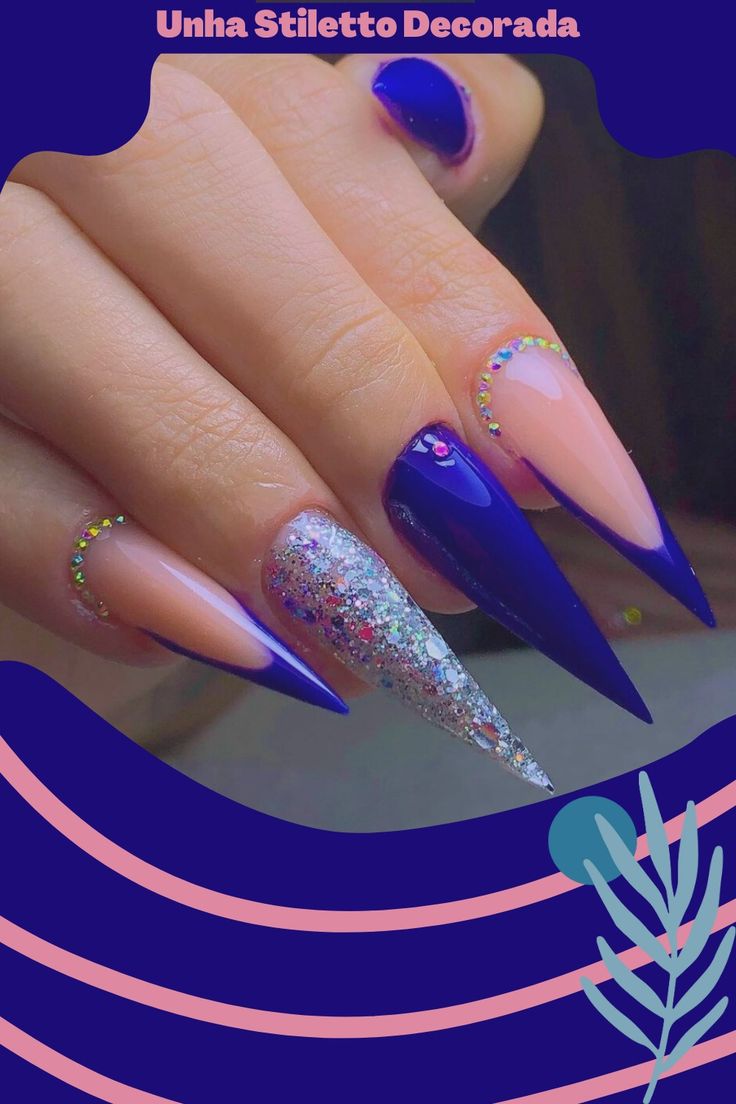 unha estileto decorada com glitter