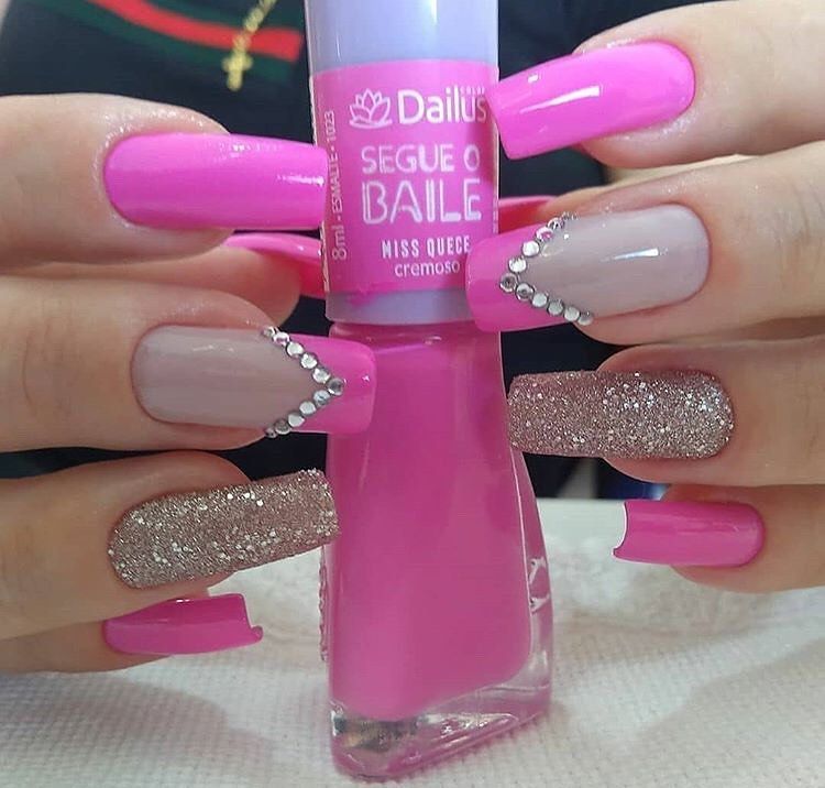 unha decorada rosa choque