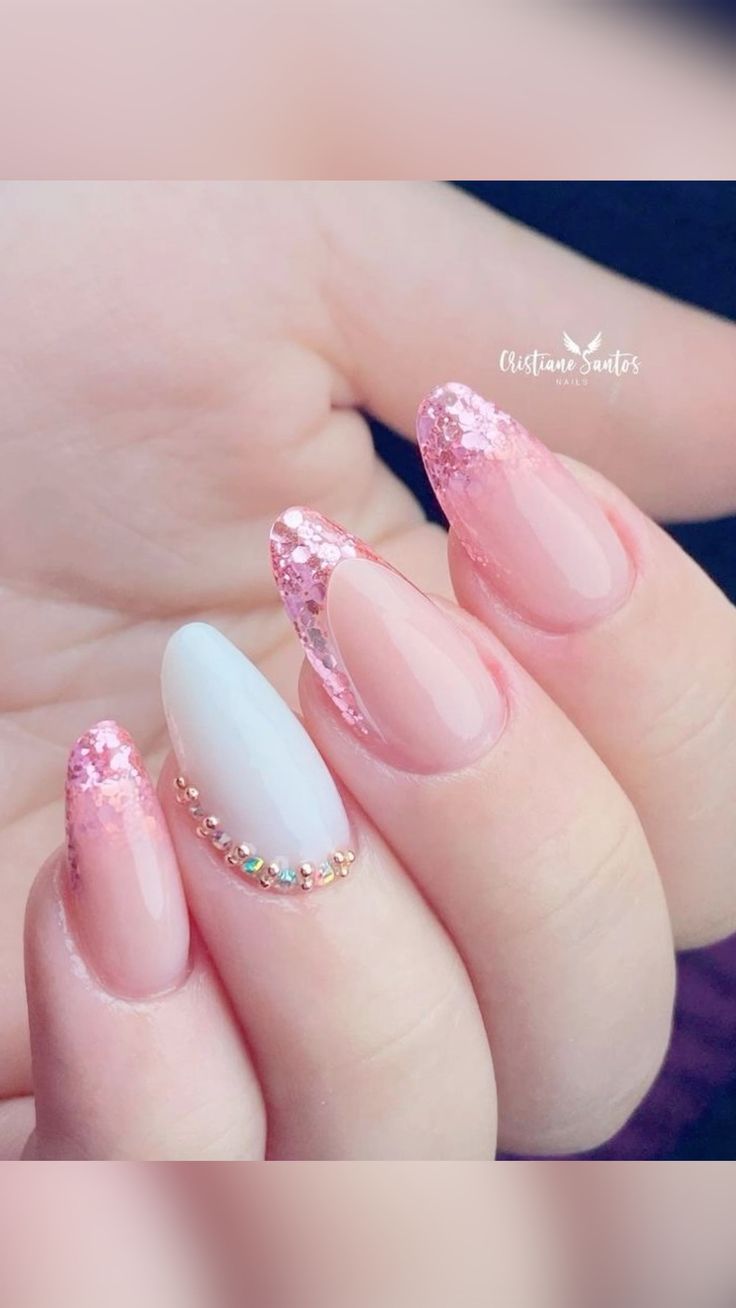 unhas almond decoradas
